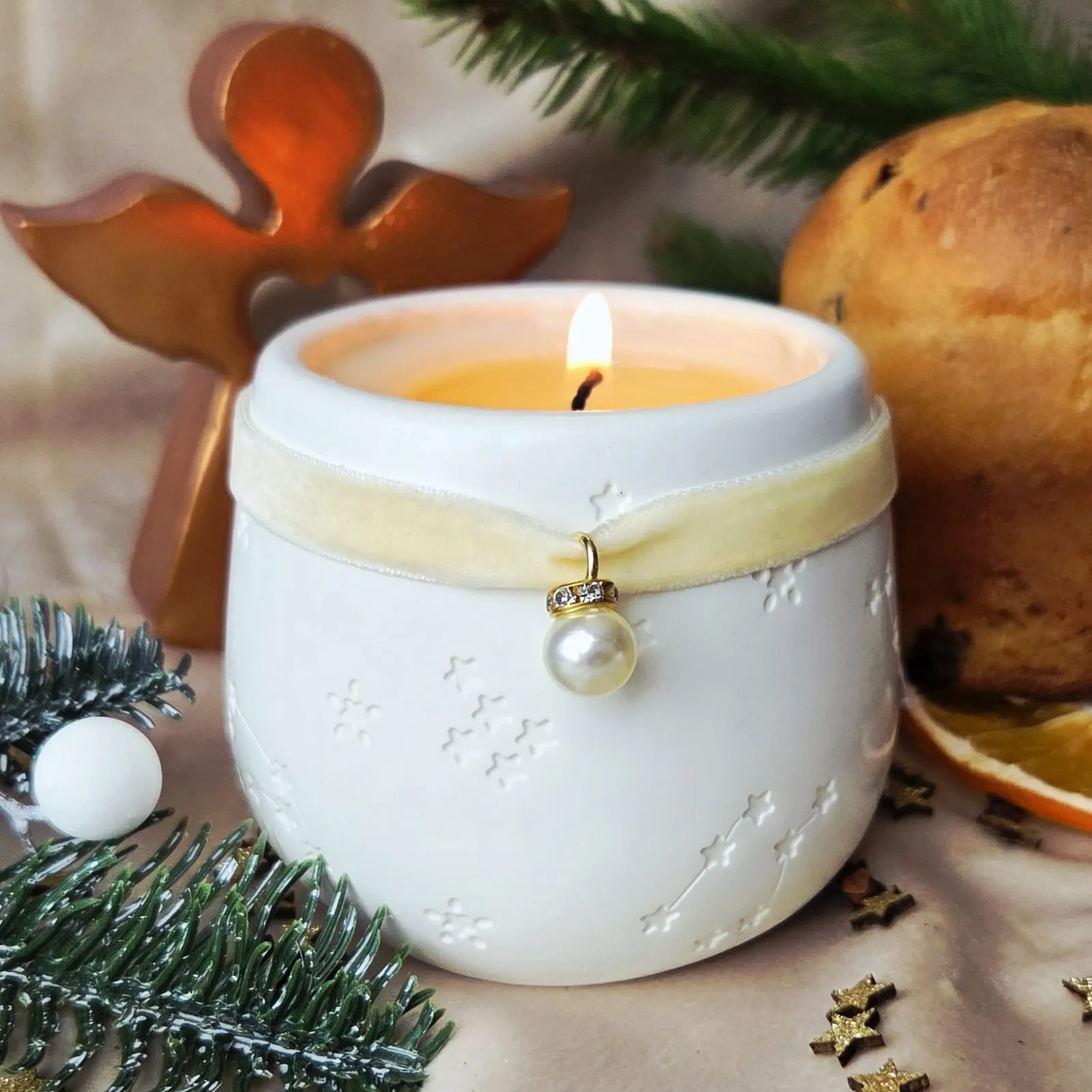 Lumanare parfumata Pufos- panettone, recipient ceramic alb [2]