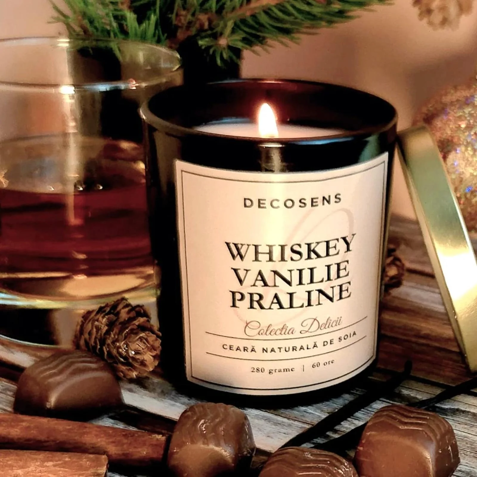 Lumanare parfumata gurmanda Whiskey-Vanilie-Praline, aroma  calda si sofisticata in recipient de sticla neagra - Decosens [4]
