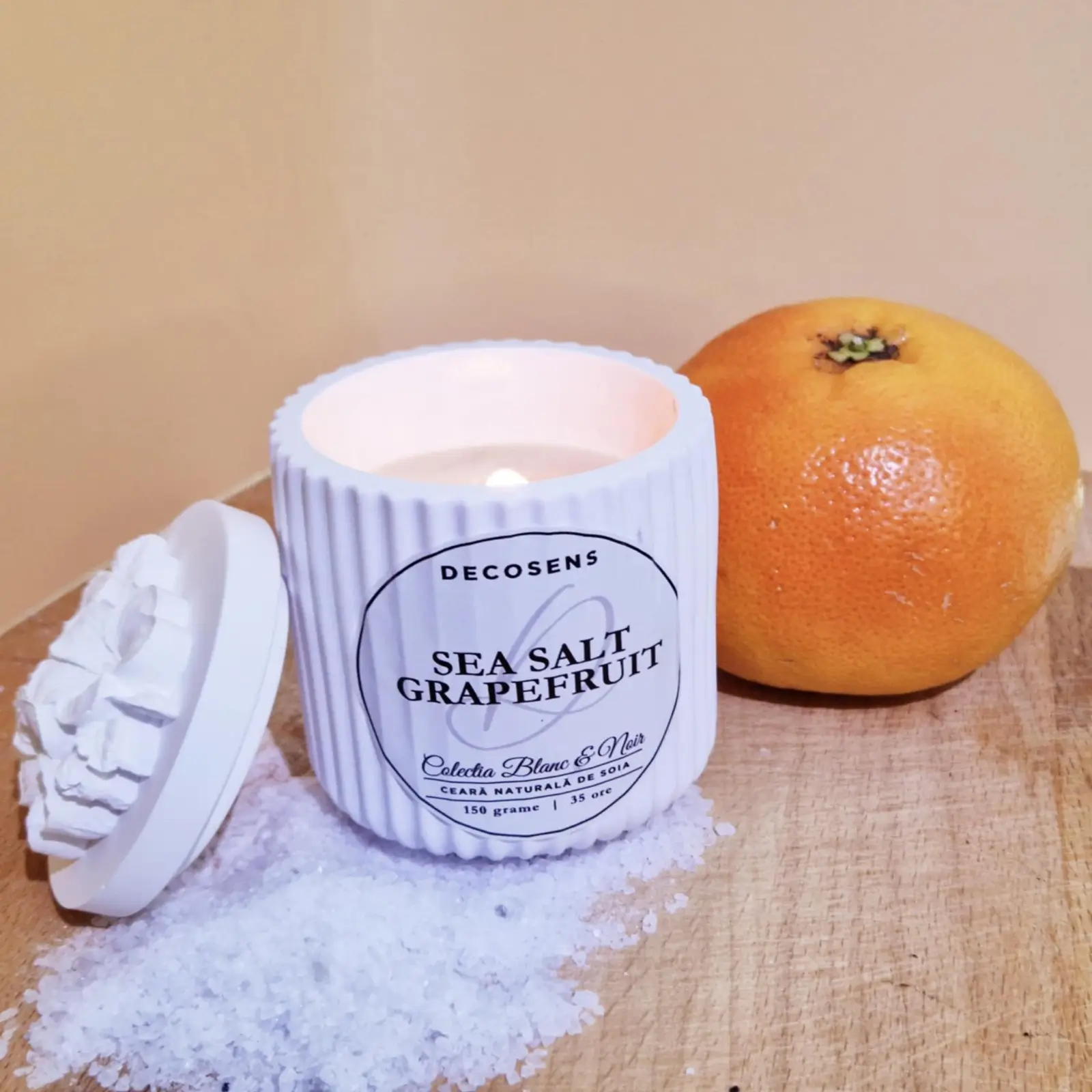 Lumanare parfumata „Sea Salt - Grapefruit”- Colectia Blanc & Noir - 150 gr. [3]