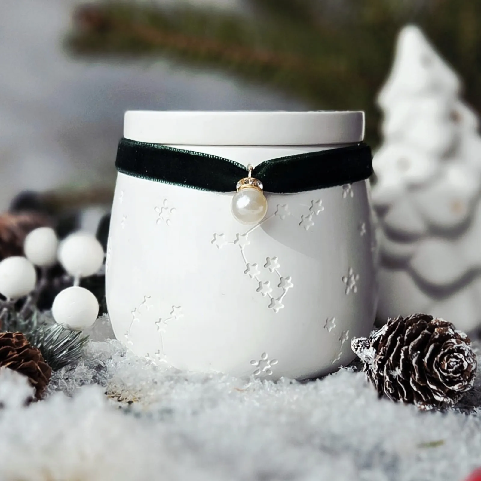 Lumanari in ceramica artizanala - Lumanare parfumata In padure - brad, pin, citrice - ceramica alba