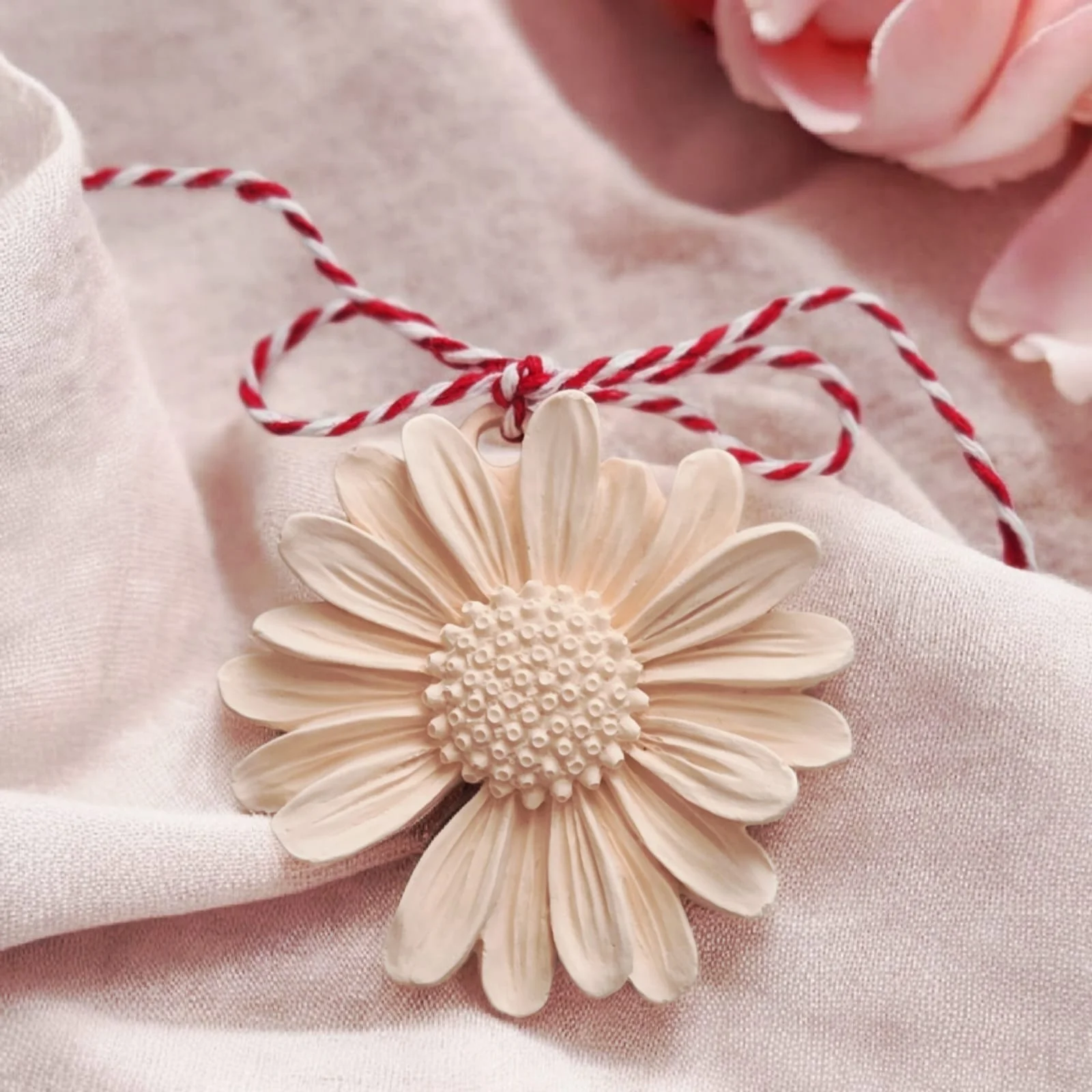 Odorizante din ceramica parfumata - odorizant-ceramic-pentru-dulap-floare-trandafir-englezesc