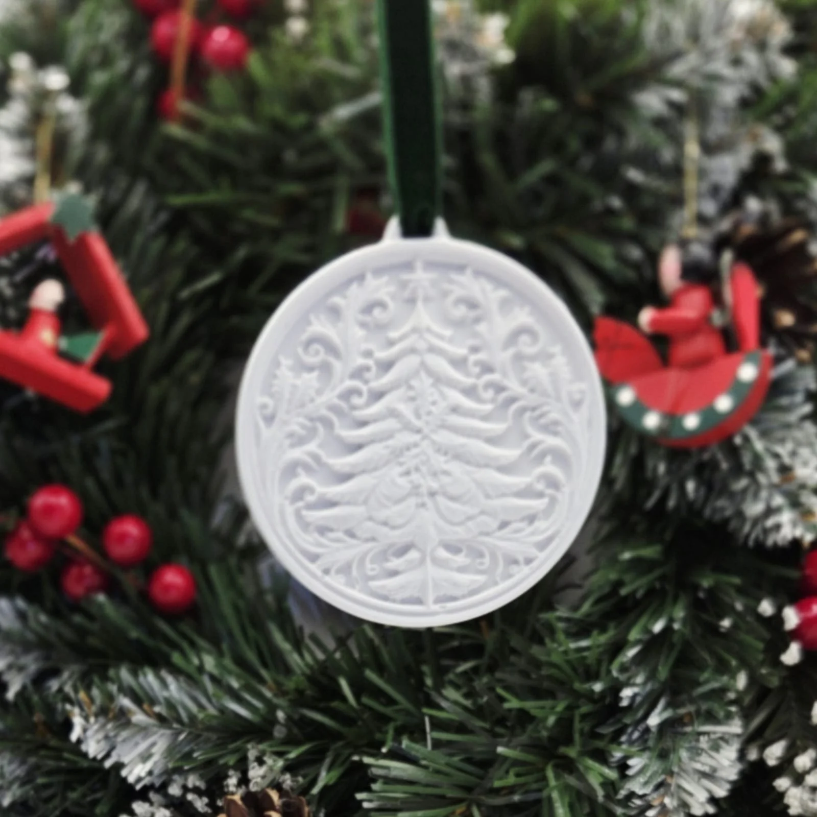 Colecția de Crăciun – Lumânări și odorizante de sărbaroare - Odorizant ceramic Ornament Crăciun Brad – brad și citrice