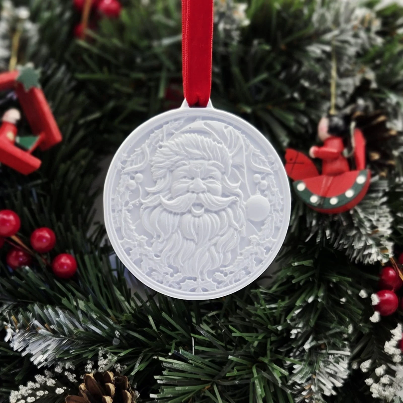 Colecția de Crăciun – Lumânări și odorizante de sărbaroare - Odorizant ceramic Ornament Craciun Mos Craciun – panettone