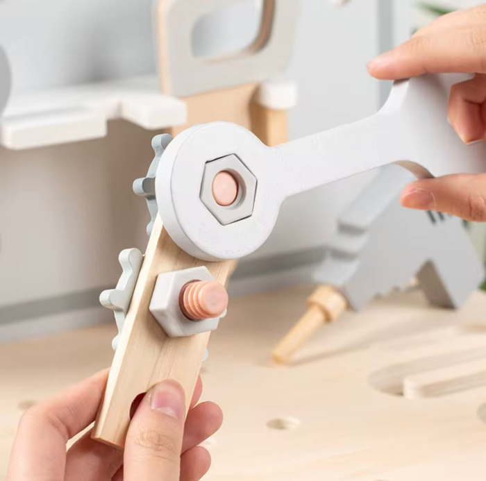 Atelier scule, jucărie din lemn 77 cm — atelier Montessori pentru copii cu accesorii, şurubelniţă, ciocan, menghina, suport scule și spațiu depozitare, dezvoltare motrică 3+ ani [7]