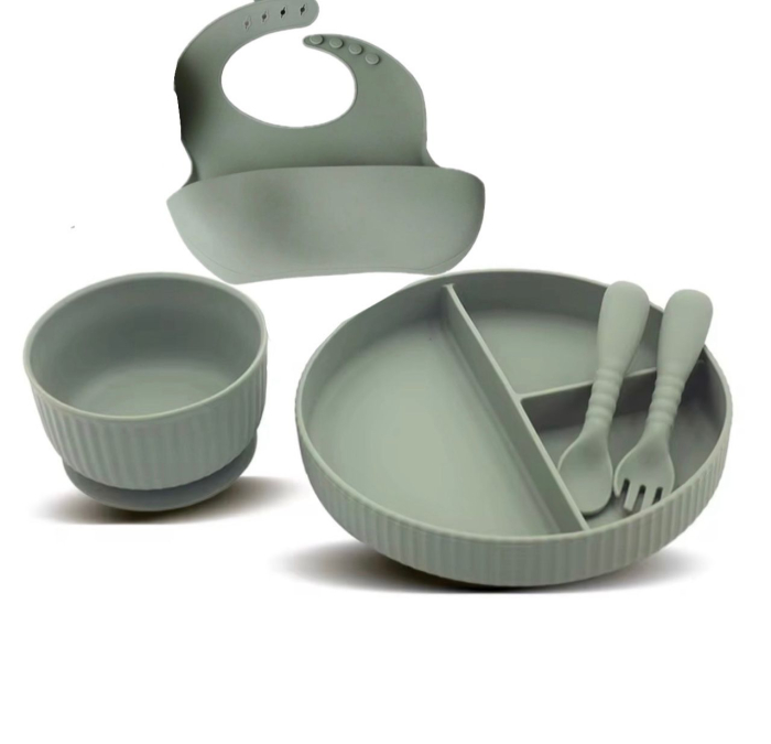 Set hranire din silicon pentru copii –  5  piese, din silicon BPA free, 6+ luni, farfurie, bol, pahar, bavetica, tacamuri, Set pentru diversificare [1]