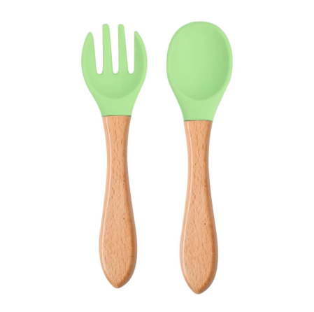Produse - Set tacamuri din silicon alimentar cu lingurita si furculita verde, maner din lemn , pentru diversificare bebelusi 6+ luni