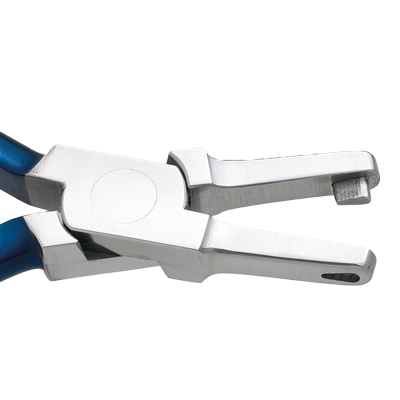 Instrumentar - Cleste aligner tear drop hole