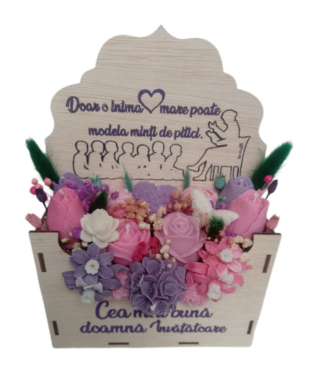 Aranjament floral premium în cutie plic din lemn cu gravură mov cadou pentru doamna învățătoare flori din ceară de soia [8]