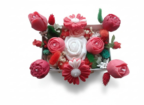 Aranjament floral tip poșetă roșu-alb cu 8 flori din ceară artizanale [5]