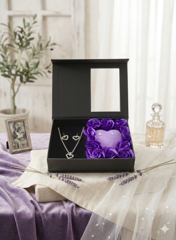 Set cadou Love Forever mov cu lumanare inima parfumata si bijuterii inima argintie 3 piese [2]