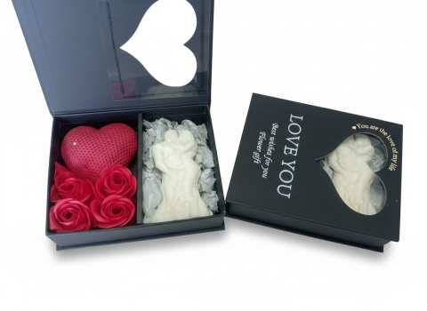 Set cadou romantic Love Story lumanare cuplu si inima rosie cutie neagra de lux [4]
