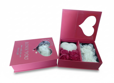 Set cadou premium Love Story cutie rosie cu fereastra inima lumanari sculpturale [2]
