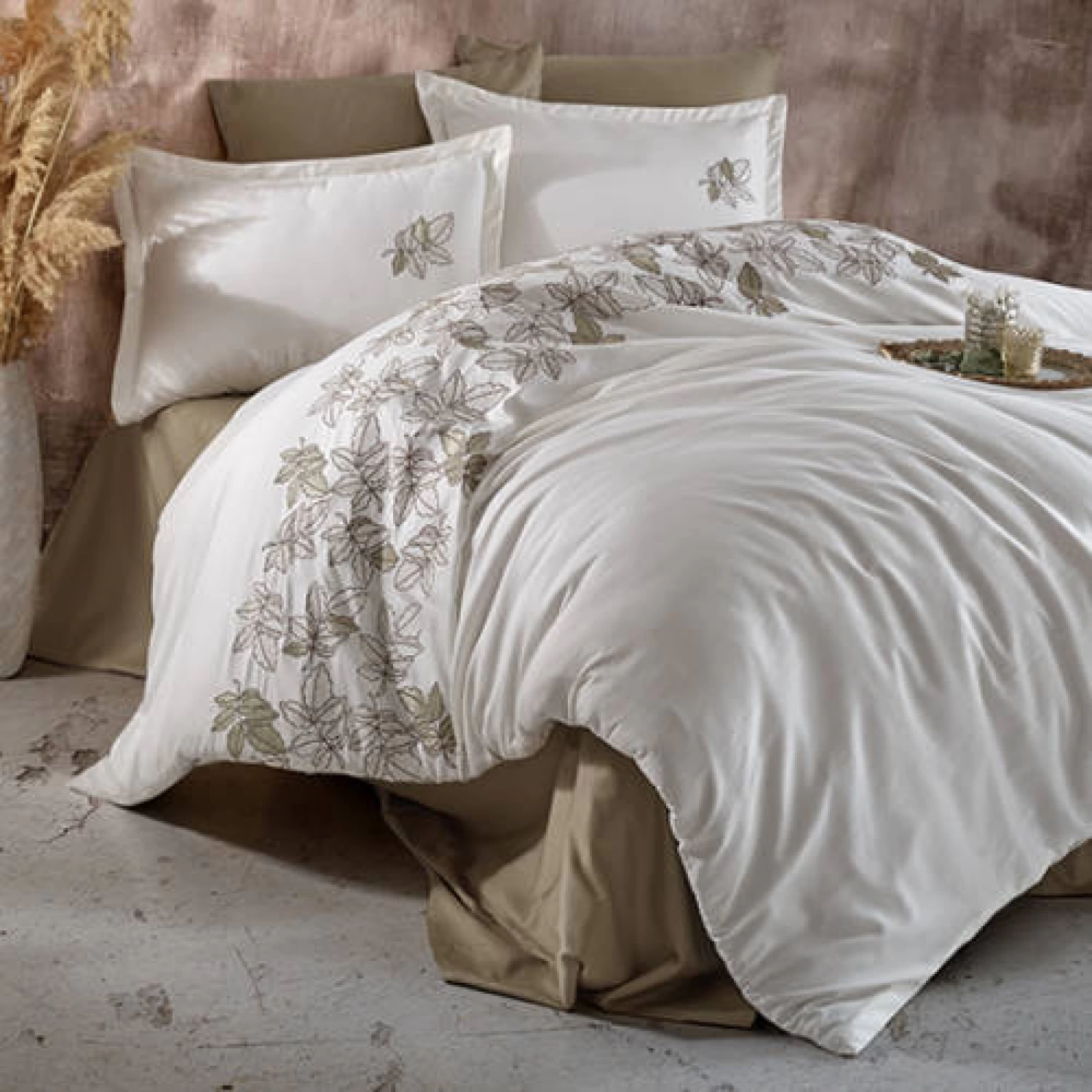 Accesorii pentru casă - LENJERIE DE PAT SATIN BRODAT 6 PIESE (ENZA)