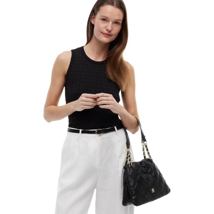 Geantă de umăr damă Tommy Hilfiger – Neagră, Textură Matlasată cu Mânere din Lanț [5]
