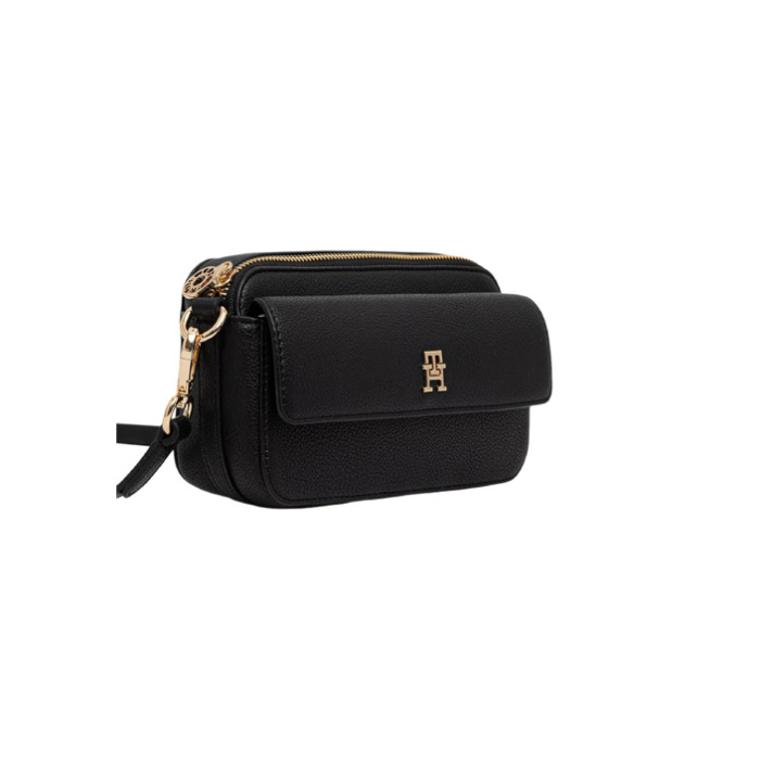 Geantă crossbody damă Tommy Hilfiger – Neagră, Textură Granulată cu Buzunar Frontal și Accente Aurii [2]
