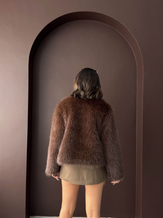 Jachetǎ Maro din Blană Artificială cu Nasturi Aurii [4]