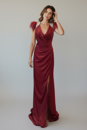 Produse - Rochie Maxi Glamour din Satin, cu Decolteu Drapaj și Detalii Luxoase pe Umeri