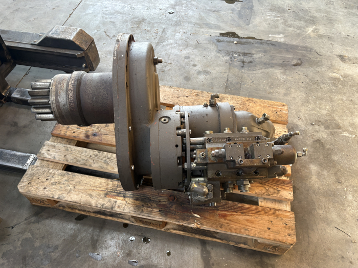 Ansamblu reductor cu hidromotor rotire Brueninghaus Hydromatik A2FM80 - Volvo [2]