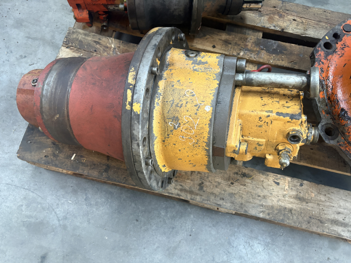 Ansamblu reductor cu hidromotor rotire Liebherr FMF 045 - Liebherr 902 [2]