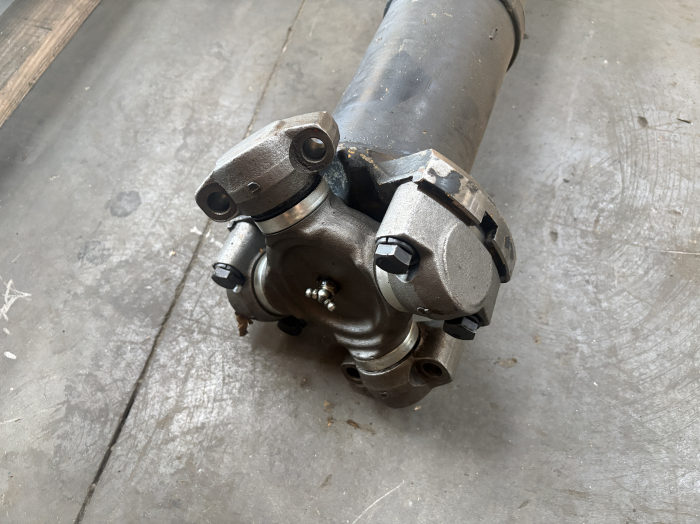 Ax cardanic EA231V [2]