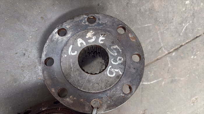 Ax cardanic lungime de 310mm cu capete canelate de 21 dinți cu 8 și 4 găuri de prindere - Case 565 [2]