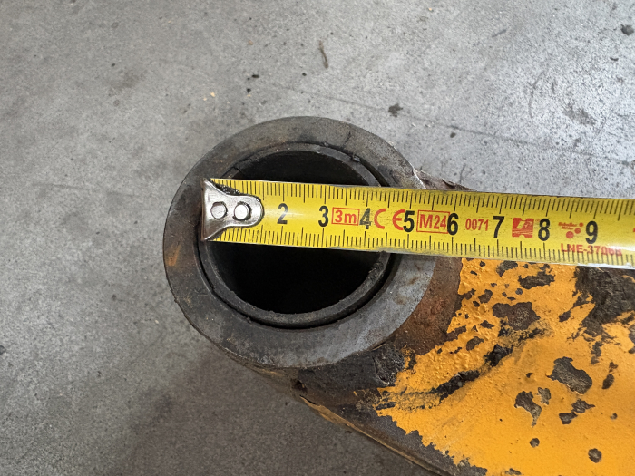 Bielă prindere cupă, diametru interior 45,45mm, lungime 790mm, lățime 120,115mm, interax 710mm [5]