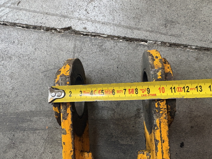 Bielă prindere cupă, diametru interior 45,45mm, lungime 790mm, lățime 120,115mm, interax 710mm [6]