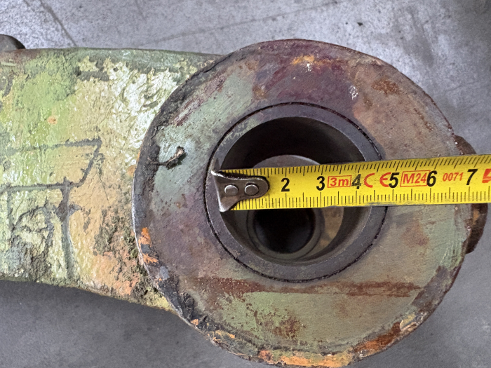 Bielă prindere cupă, diametru interior 45mm, lungime 550mm, lățime 210mm [3]