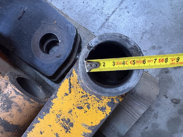 Bielă prindere cupă diametru interior 50, 45mm, lungime 790mm, lățime 115mm, interax 705mm [4]