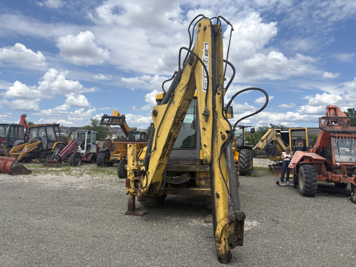 Buldoexcavator New Holland LB110.B [5]