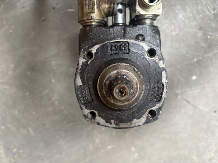 Casetă servodirecție ZF 8476 955 665 - Liebherr 541 [3]
