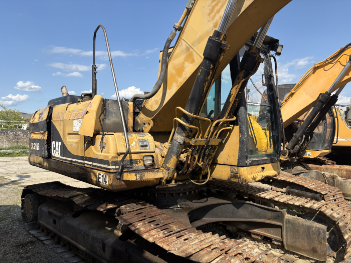 Caterpillar 320B LN cu motor Caterpillar 3116 - Dezmembrări [2]