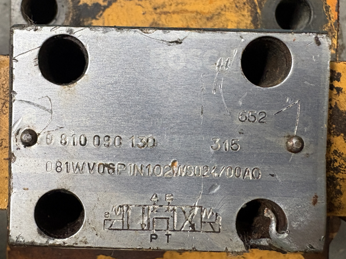Distribuitor hidraulic Bosch 0 810 090 130 - 1 secție - Liebherr 902 [2]