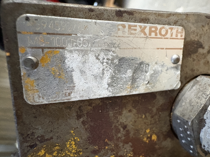 Distribuitor hidraulic Bosch Rexroth M8-1001-03 - 6 secțiuni [2]