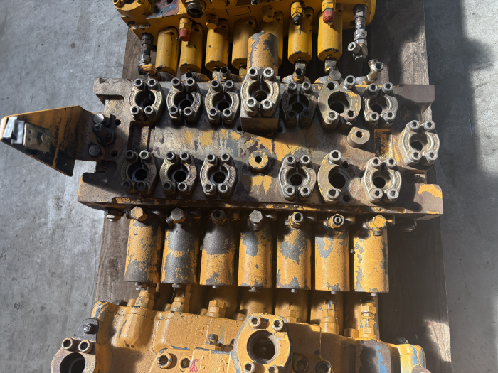 Distribuitor hidraulic Bosch Rexroth M8-1001-03/7M8-22 [2]