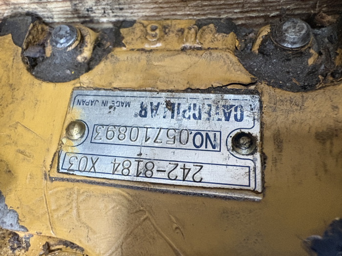 Distribuitor hidraulic Caterpillar 242-8184 X03 - 6 secții - Caterpillar 242 [3]