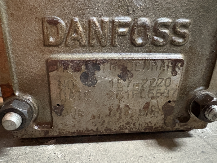 Distribuitor hidraulic Danfoss 157-2220 - 3 sectiuni [2]