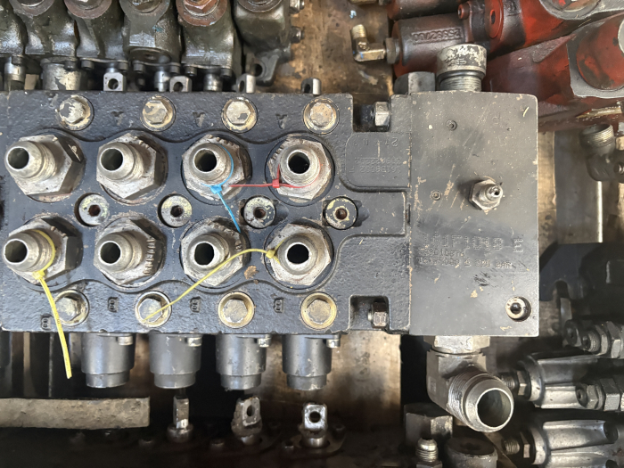 Distribuitor hidraulic DFE 161F1018 E [3]