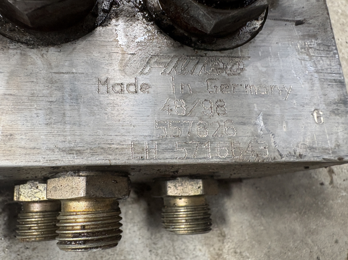 Distribuitor hidraulic Flutec LH 5716643 - 4 secții [2]
