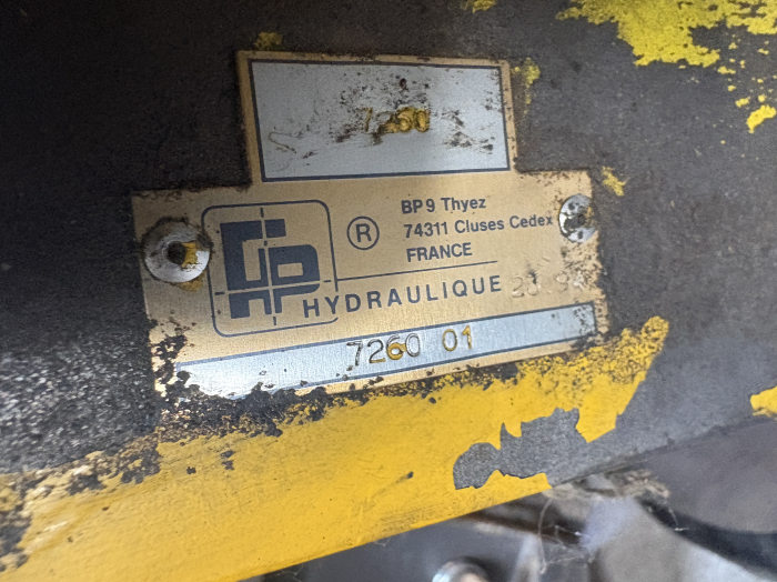 Distribuitor hidraulic Hydraulique 7260 01 - 6 sectii [5]