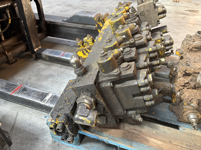 Distribuitor hidraulic Hydraulique 7260 01 - 6 sectii [3]