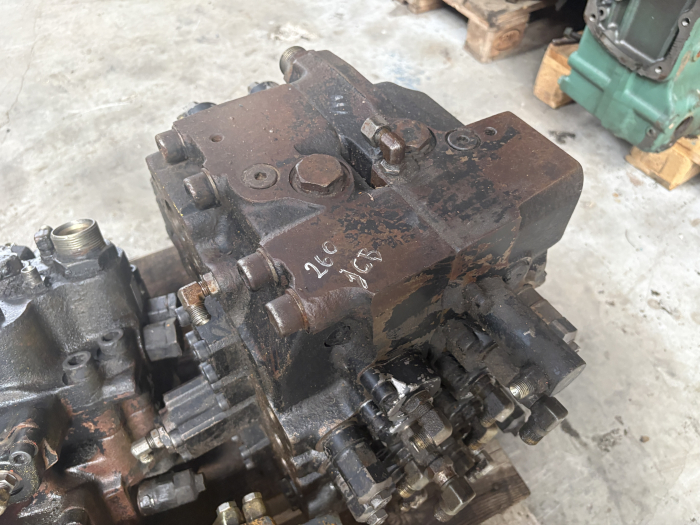 Distribuitor hidraulic - JCB JS260 [3]