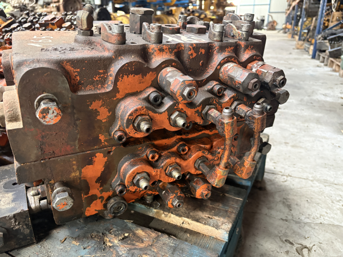Distribuitor hidraulic Kayaba 21000-00 - Fiat-Hitachi FH 165 [3]
