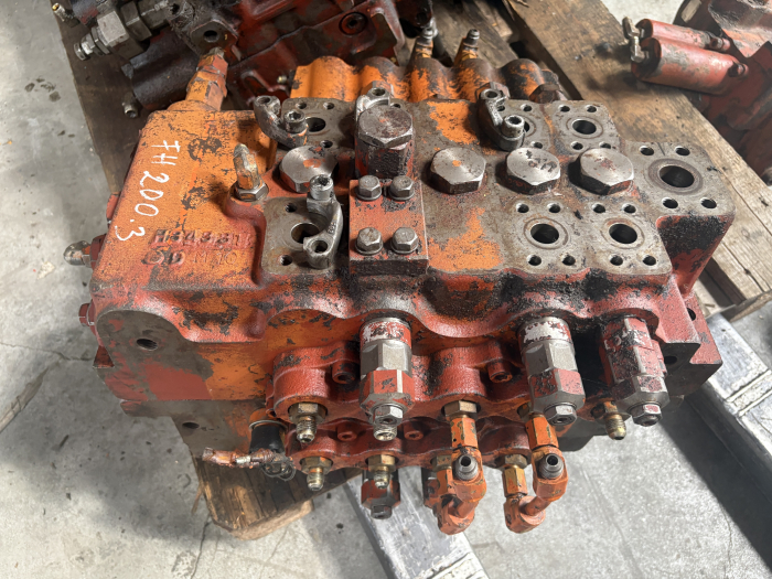 Distribuitor hidraulic Kayaba 21000-00284 - Fiat-Hitachi FH 200.3 [2]