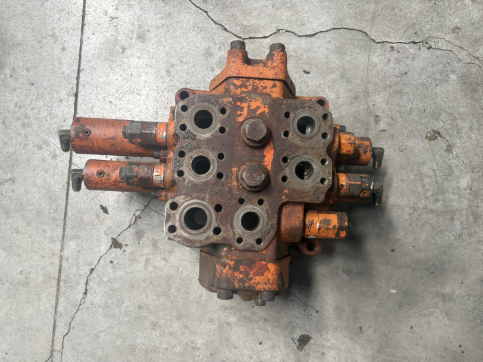 Distribuitor hidraulic Kayaba 21220-53023 - 2 secții - Fiat-Hitachi W190 / W230 / W270 [2]