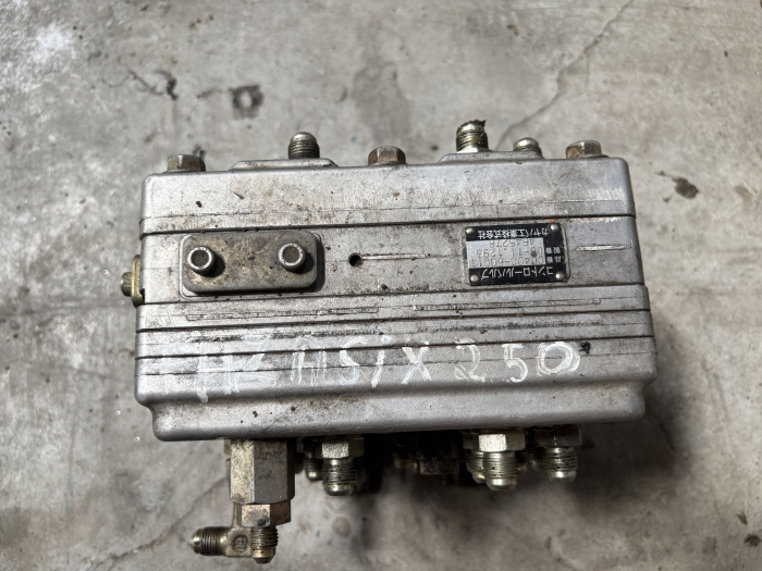 Distribuitor hidraulic Kayaba C0400-60011 - secțional - Fiat-Hitachi ZX250 [2]