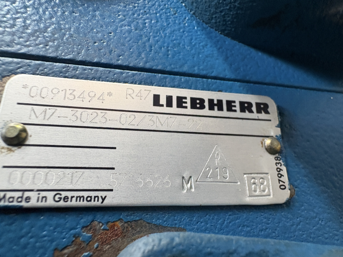 Distribuitor hidraulic Liebherr M7-3023-02/3M7-22 [2]