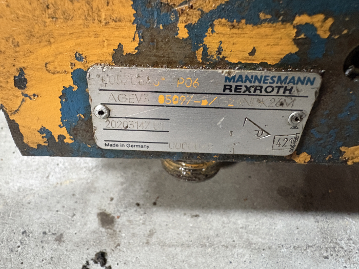 Distribuitor hidraulic Mannesmann Rexroth 4WE6 G53/AG24NDK26 SO9 - 1 secție [3]