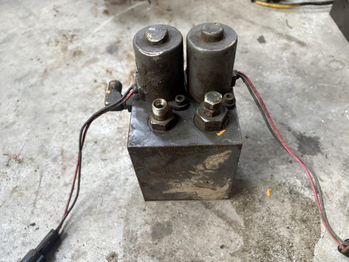 Distribuitor hidraulic Nishina KHJ0790 - 2 secții [2]