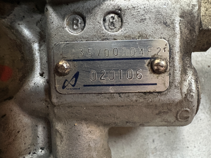 Distribuitor hidraulic Nishina LC35V00004F2 [2]